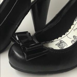 Betsy Johnson shoes heels bow retro pinup Dollbaby rockabilly Mary Jane vintage